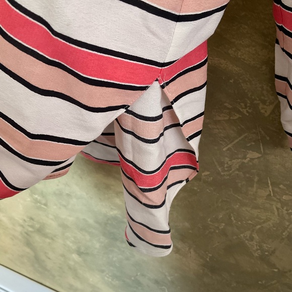 Vince Camuto Striped Lightweight Tunic Top - Picture 5 of 7